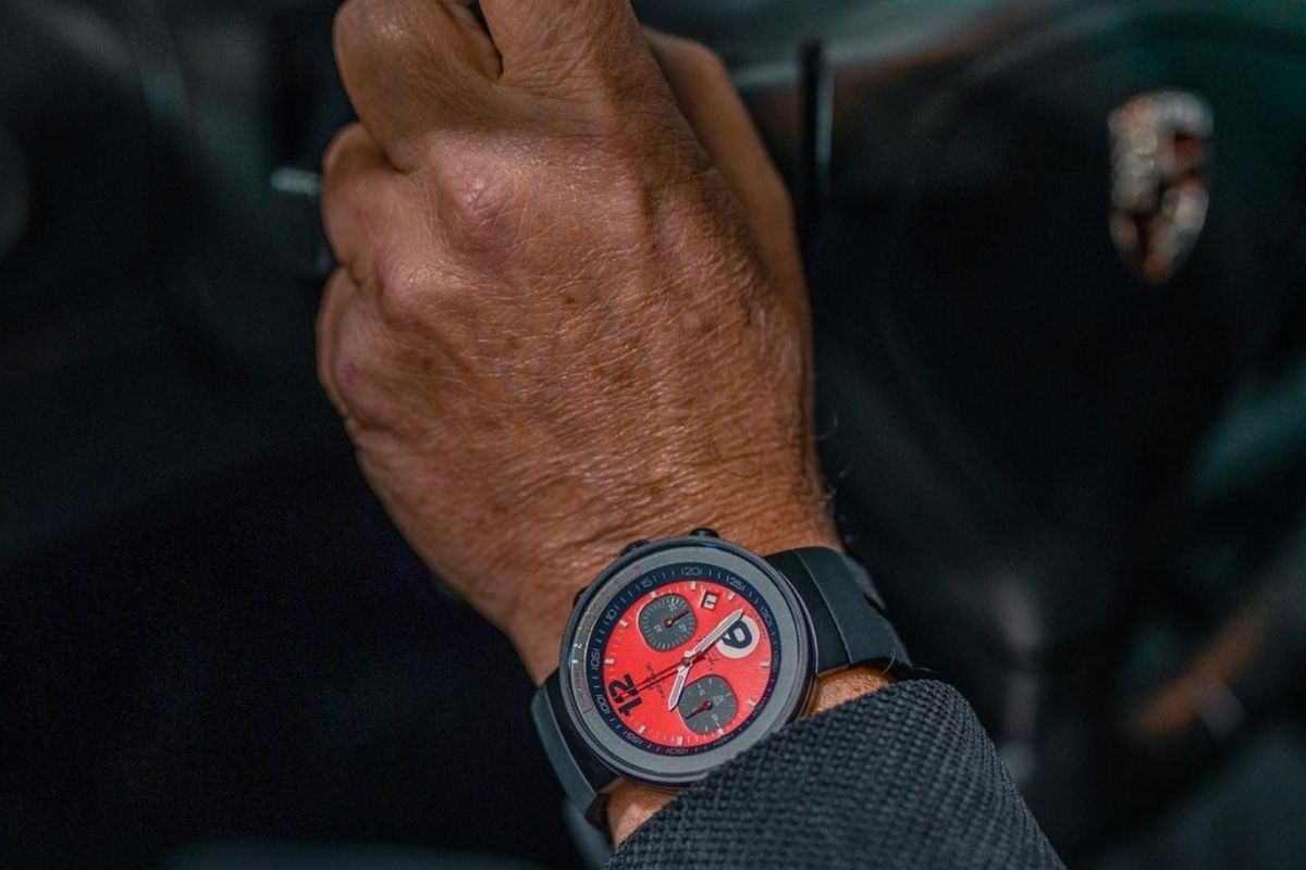hodinky montjuic dial ferrari red
